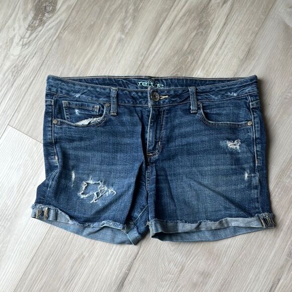 Refuge Cuffed Jean Shorts Size 12 - Picture 1 of 4